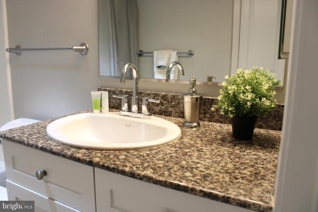 777 7th St NW in Washington, DC - Foto de edificio - Building Photo