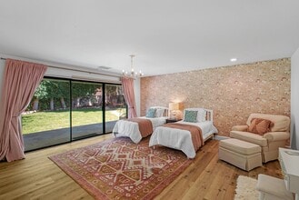 6026 La Granada in Rancho Santa Fe, CA - Foto de edificio - Building Photo