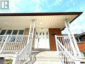 172 Pleasant View Dr in Toronto, ON - Building Photo - Building Photo