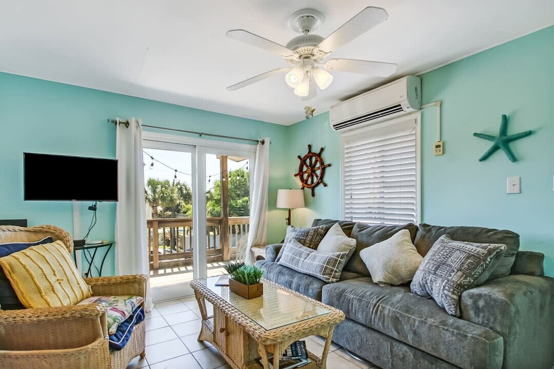 1 2nd Ave in Tybee Island, GA - Building Photo