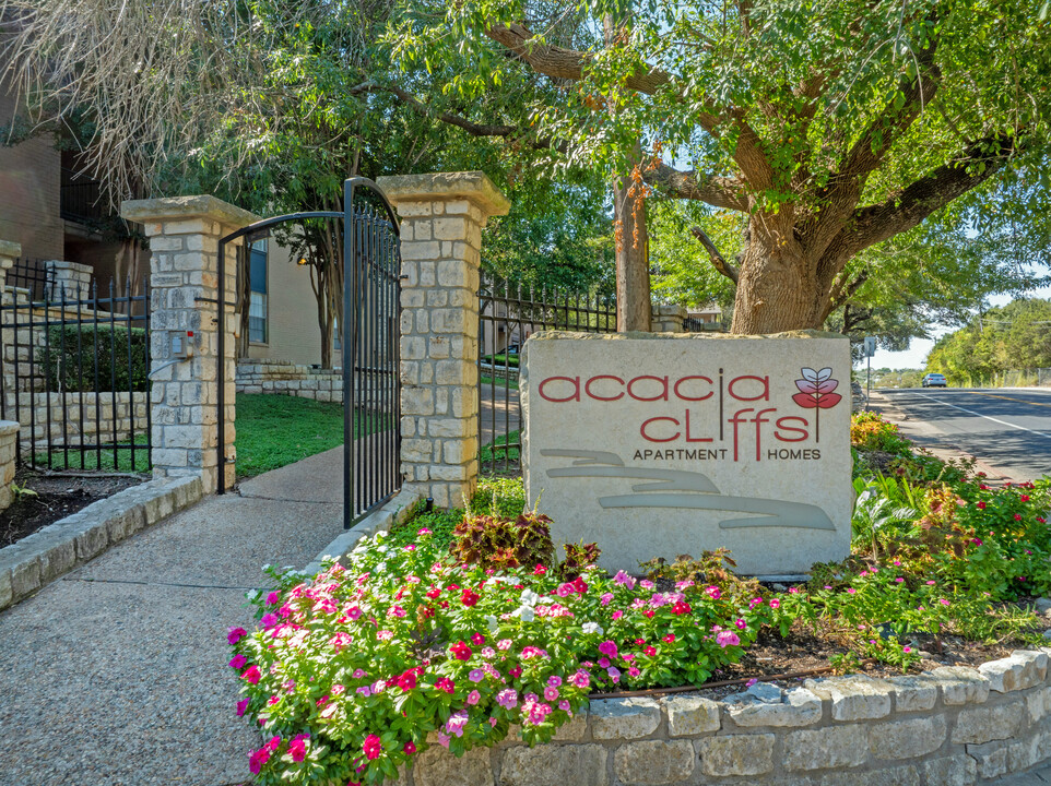 Acacia Cliffs in Austin, TX - Foto de edificio