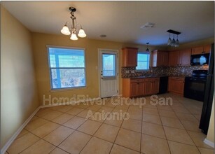 9311 Ingleton in San Antonio, TX - Building Photo - Building Photo