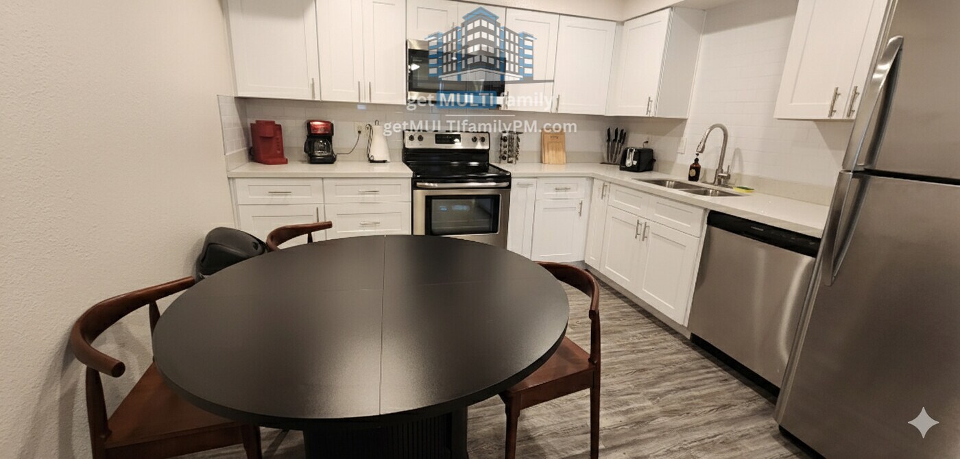 515 W Pebble Beach Dr-Unit -# 515 in Tempe, AZ - Building Photo