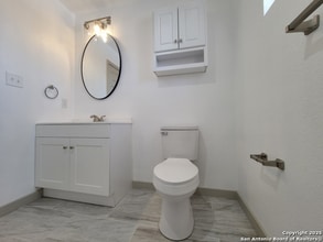 120 Henry St in San Antonio, TX - Building Photo - Building Photo