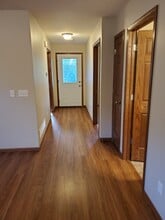 566 Meadow Oak Cir in Fairfax, IA - Building Photo - Building Photo