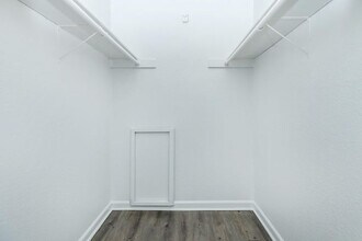 8800 N Interstate Hwy 35, Unit 2127 in Austin, TX - Foto de edificio - Building Photo