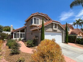 1714 Avenida Alta Mira in Oceanside, CA - Building Photo