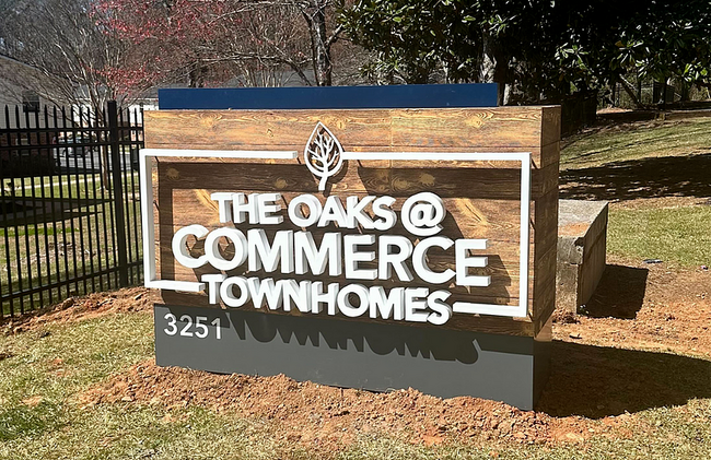 The Oaks at Commerce in East Point, GA - Building Photo - Building Photo