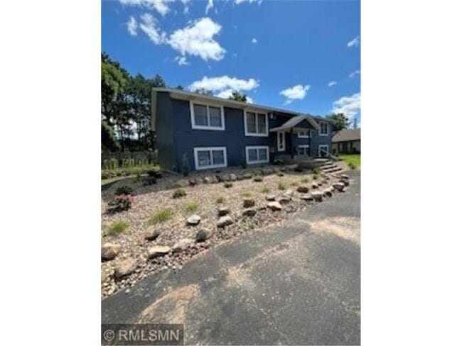 704 8th St N in Hudson, WI - Building Photo - Building Photo