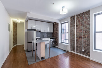 6 Saint Nicholas Ter in New York, NY - Building Photo - Interior Photo