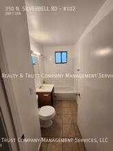 350 N Silverbell Rd, Unit #102 in Tucson, AZ - Building Photo - Building Photo