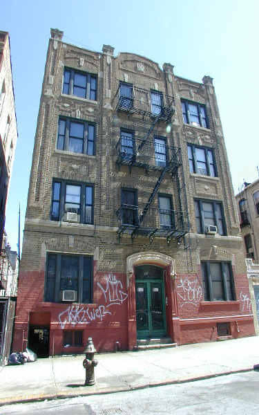 379-381 Irving Ave in Brooklyn, NY - Building Photo