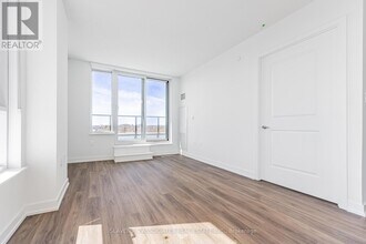 556-556 Marlee Ave in Toronto, ON - Building Photo - Building Photo