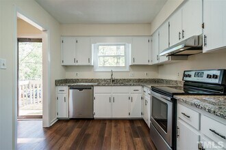 4702 Cornwall Plz, Unit 4702 in Raleigh, NC - Foto de edificio - Building Photo