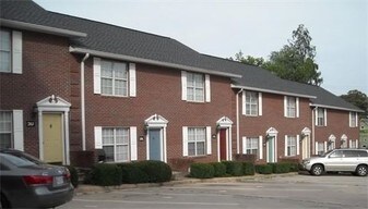 Magnolia Townhouses Apartments