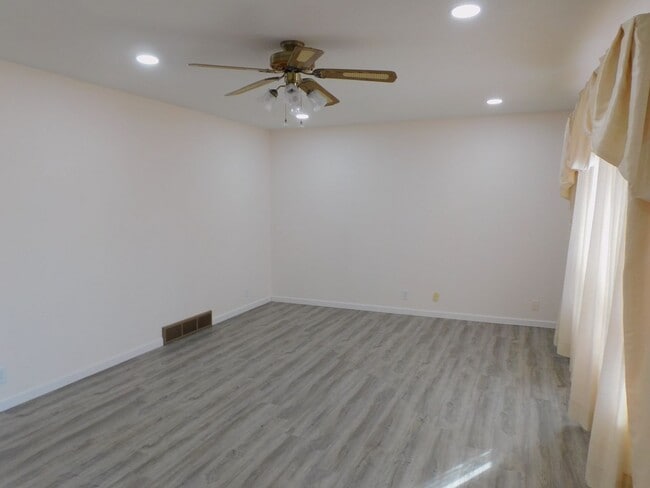 1133 N Howard Ave in Grand Island, NE - Building Photo - Building Photo