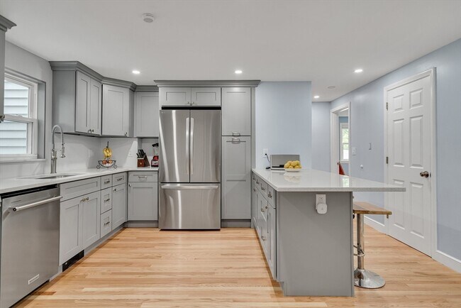 10 Spring Rd in Arlington, MA - Building Photo - Building Photo