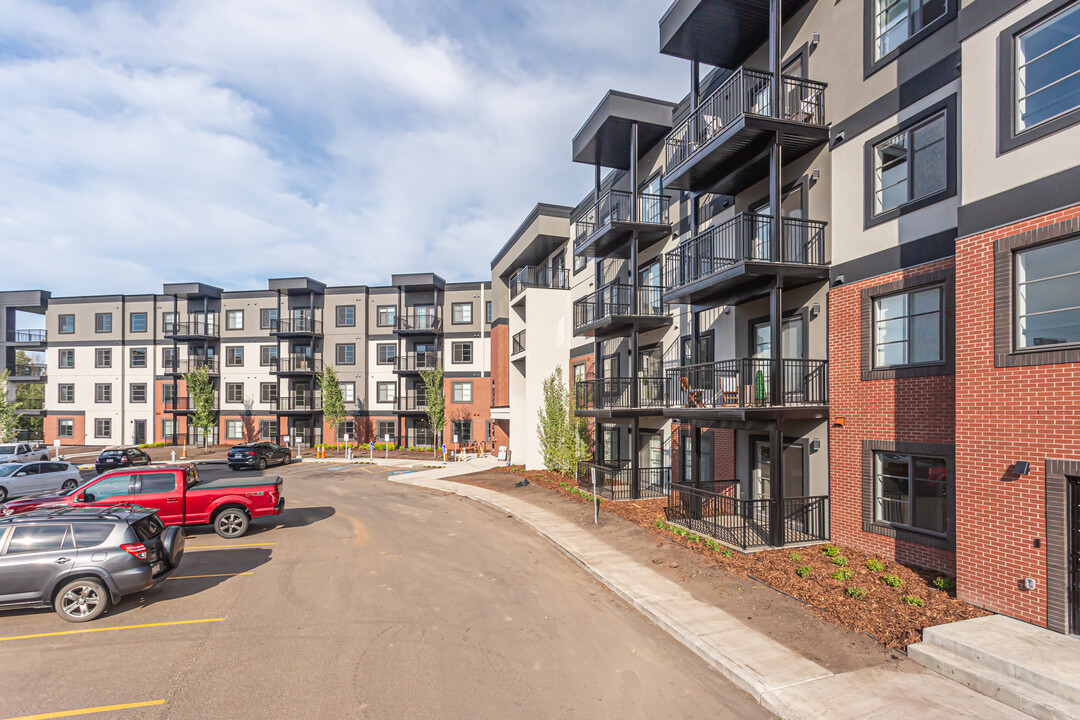 Elan Phase II in Edmonton, AB - Building Photo