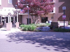 Friendship Manor in Lansing, MI - Building Photo