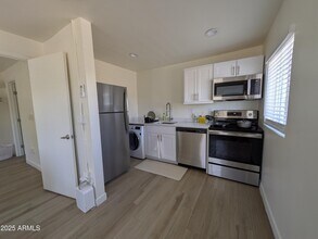 1620 E Apache Blvd in Tempe, AZ - Building Photo - Building Photo