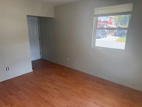 13 Lincoln St, Unit #1 in Spencer, MA - Building Photo - Building Photo