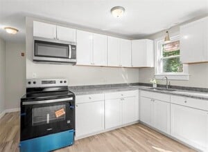 80 Summit St in Woonsocket, RI - Building Photo - Building Photo