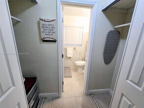 2305 Monroe St in Hollywood, FL - Building Photo - Building Photo