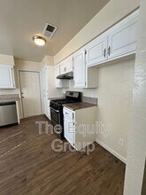 547 W Tulare Ave in Visalia, CA - Building Photo - Building Photo