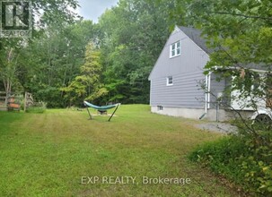815 Bayview Dr in Ottawa, ON - Building Photo - Building Photo