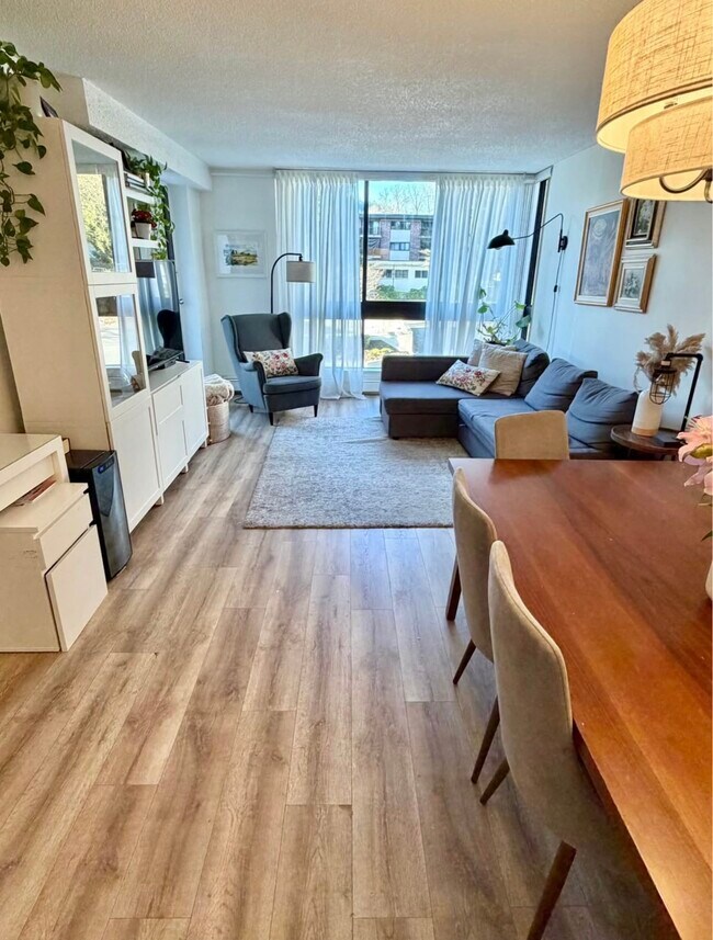 9280 Salish Ct in Burnaby, BC - Building Photo - Building Photo