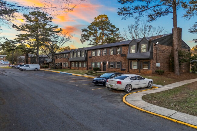 Pineview in Birmingham, AL - Building Photo - Building Photo