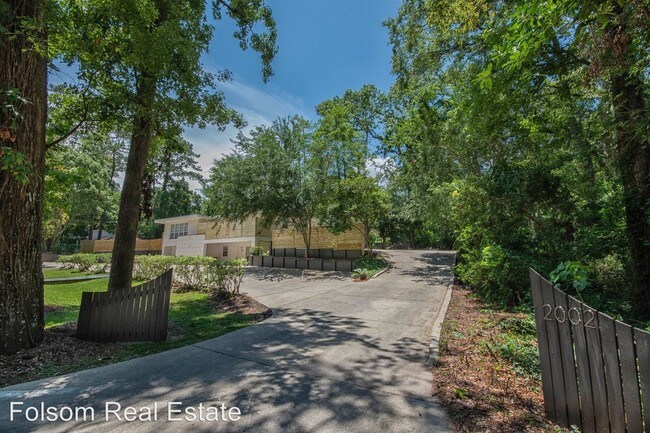 2002 Greenwood Dr in Tallahassee, FL - Building Photo - Building Photo