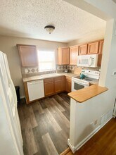 1258 N Crestway St in Wichita, KS - Building Photo - Building Photo