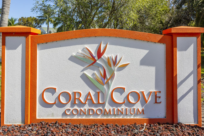 Coral Cove Condominiums in Cape Coral, FL - Building Photo - Building Photo