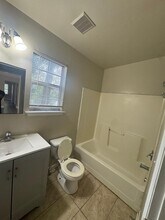 1807 Jackson Bluff Rd in Tallahassee, FL - Building Photo - Building Photo