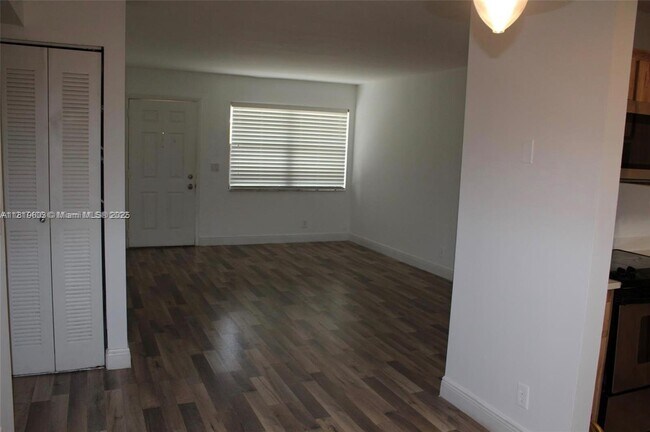 3231 NW 102nd Terrace in Coral Springs, FL - Building Photo - Building Photo