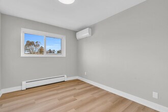 437 Hazel St in Waterloo, ON - Building Photo - Building Photo