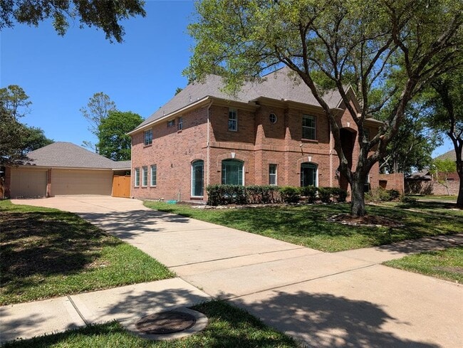3323 Scenic Elm St in Houston, TX - Building Photo - Building Photo