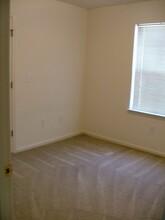 100 Springwood Ln in Mooresville, NC - Foto de edificio - Building Photo