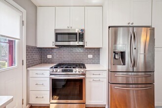 3904 Morrell Ct in Kensington, MD - Foto de edificio - Building Photo