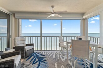9577 Gulf Shore Dr in Naples, FL - Foto de edificio - Building Photo