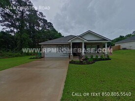 2544 Kingston Rd in Crestview, FL - Building Photo