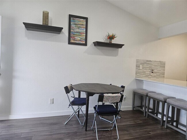 6409 Burns St in Austin, TX - Building Photo - Building Photo