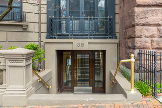 35 Beacon St in Boston, MA - Foto de edificio - Building Photo