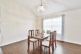 2205 Day Dr in Pearland, TX - Building Photo - Building Photo