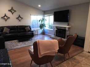 619 Calle Del Sur in Thousand Oaks, CA - Building Photo - Building Photo