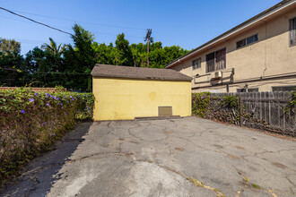 5057 Colfax Ave in North Hollywood, CA - Building Photo - Building Photo