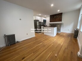 43 Grove St, Unit 3 Apartamentos