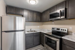 Sisson Flats in Hartford, CT - Building Photo