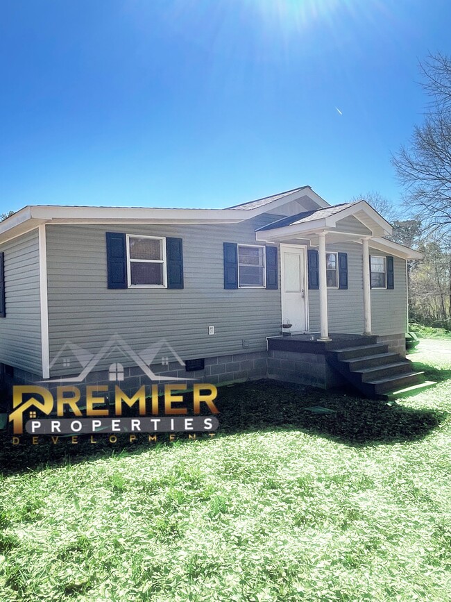 133 Brooks St in Fyffe, AL - Building Photo - Building Photo